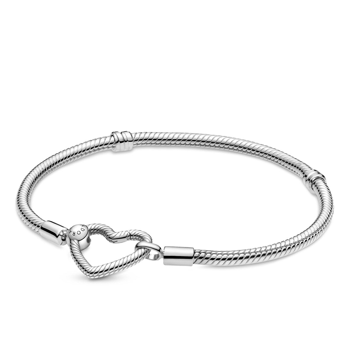 Pulsera de Cadena de Serpiente con Cierre en Forma de Corazón Pandora Moments