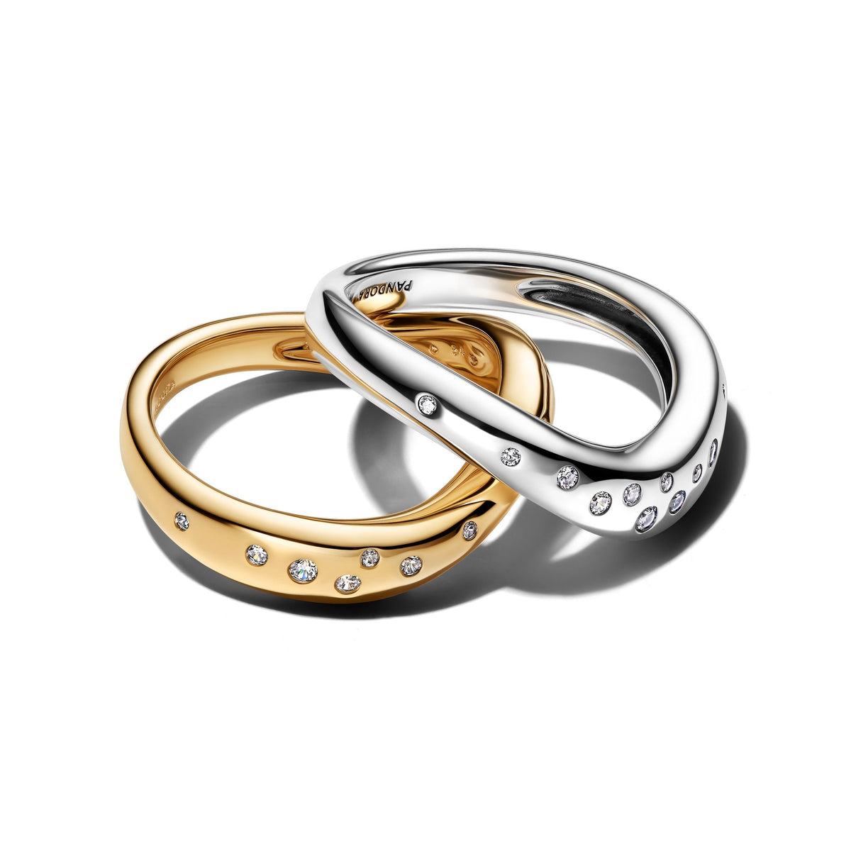 Anillos Apilables de Dos Tonos con Forma Orgánica de Pandora