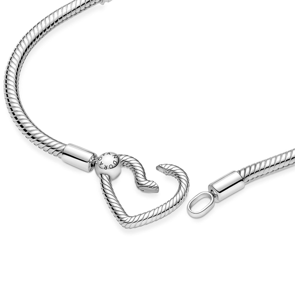 Pulsera de Cadena de Serpiente con Cierre en Forma de Corazón Pandora Moments