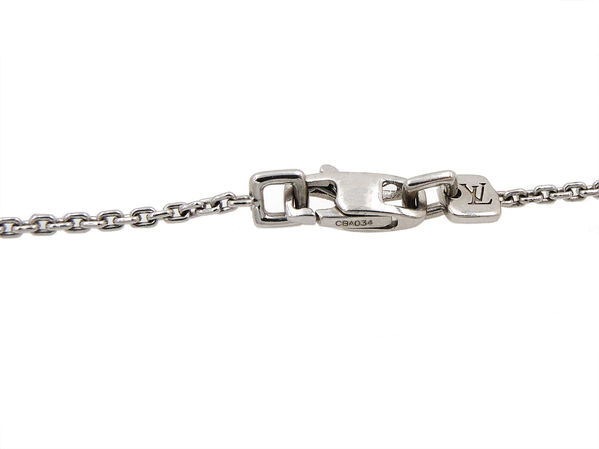 Collar con Medallón de Corazón de Diamantes de Louis Vuitton en Oro Blanco de 18K