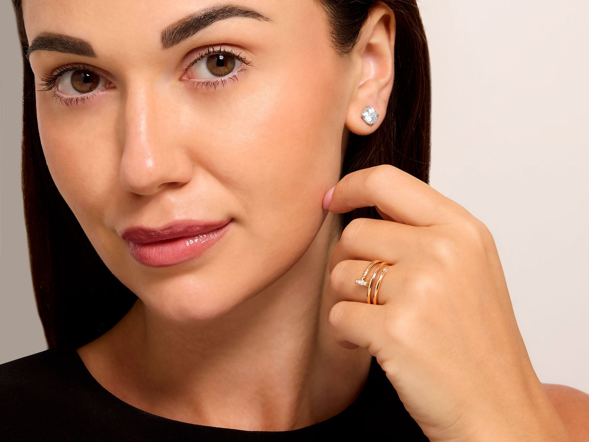 Anillo Cartier 'Juste un Clou', Doble, con Diamantes en Oro Rosa de 18K