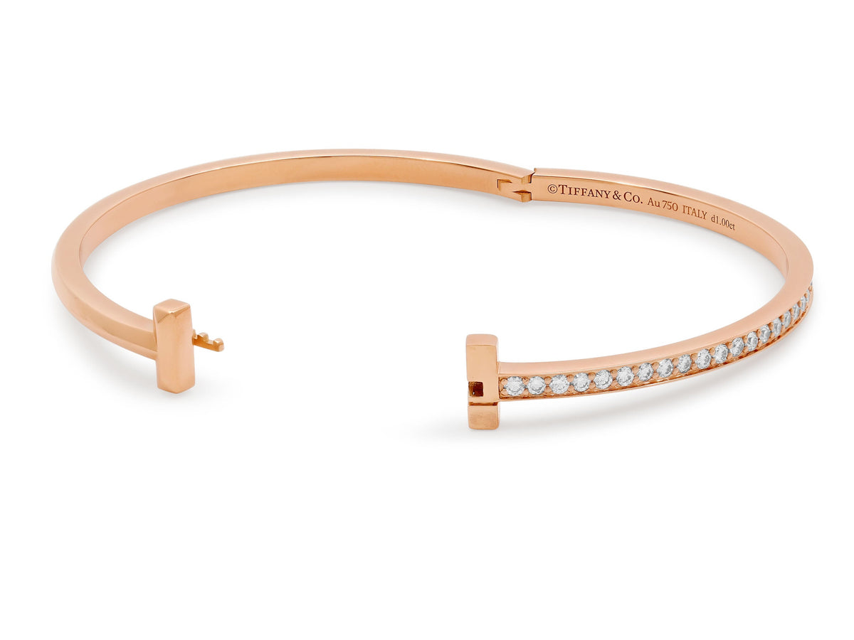Tiffany & Co. Pulsera rígida 'Tiffany T' con diamantes en oro rosa de 18K