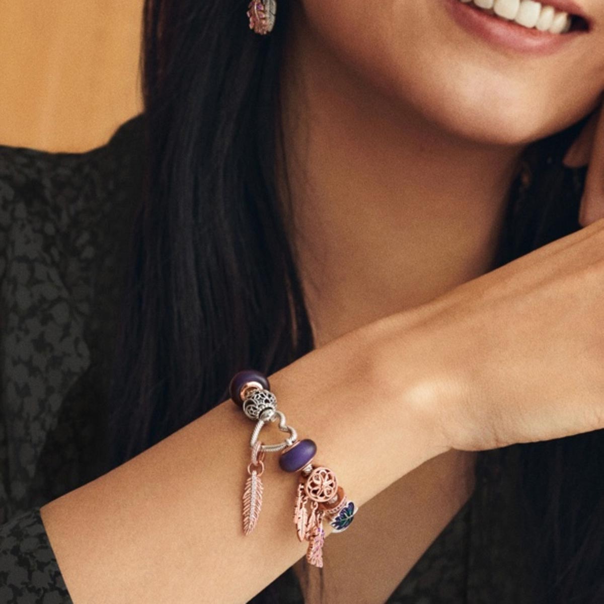 Pulsera de Cadena de Serpiente con Cierre en Forma de Corazón Pandora Moments