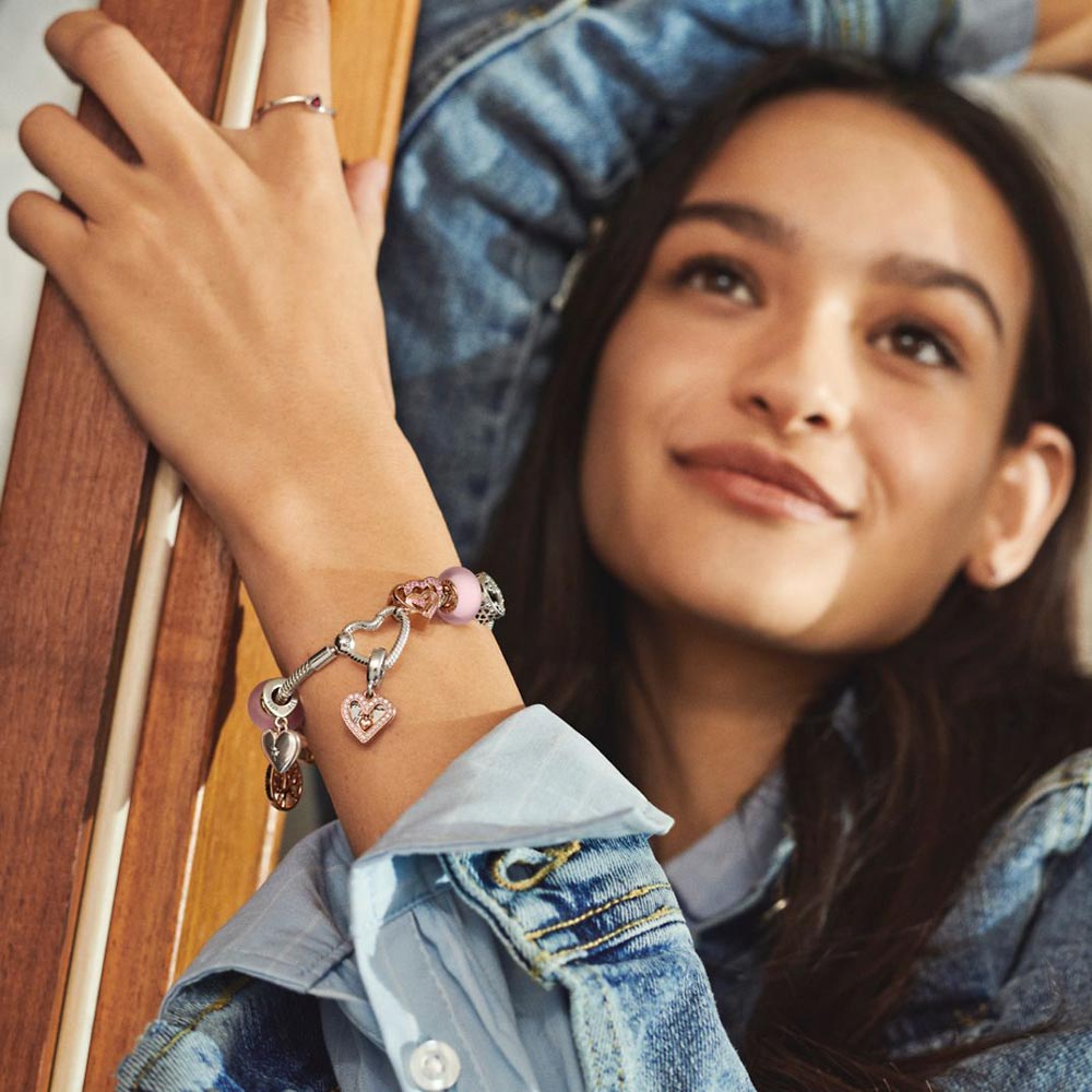 Pulsera de Cadena de Serpiente con Cierre en Forma de Corazón Pandora Moments