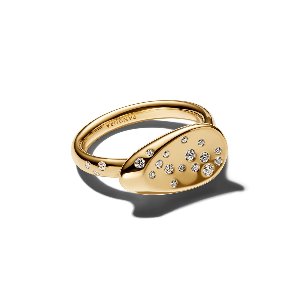 Anillo Signet Ovalado Mediano con Piedras de Pandora
