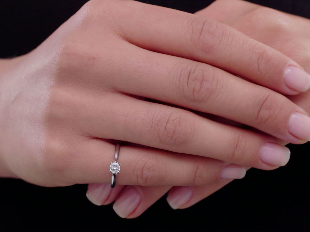 Anillo de Promesa de Diamante 'Solitaire 1895' de Cartier, 0.23 quilates, en Platino