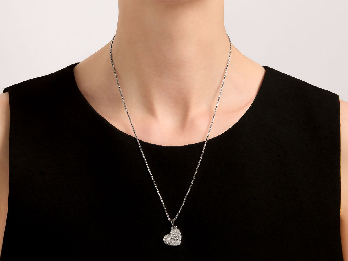 Collar con Medallón de Corazón de Diamantes de Louis Vuitton en Oro Blanco de 18K