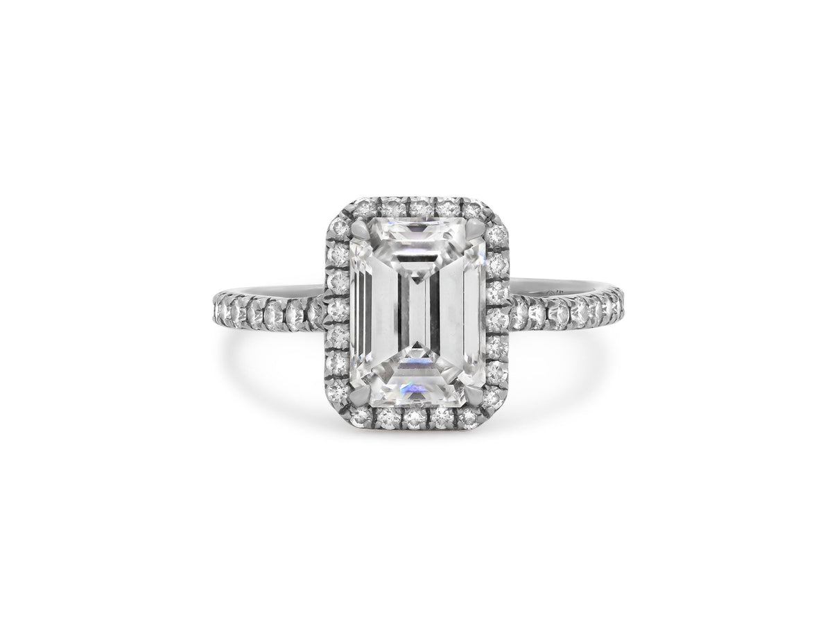 Anillo de Diamante en Corte Esmeralda 'Soleste' de Tiffany & Co., 1.54 Quilates F/VVS2, en Platino