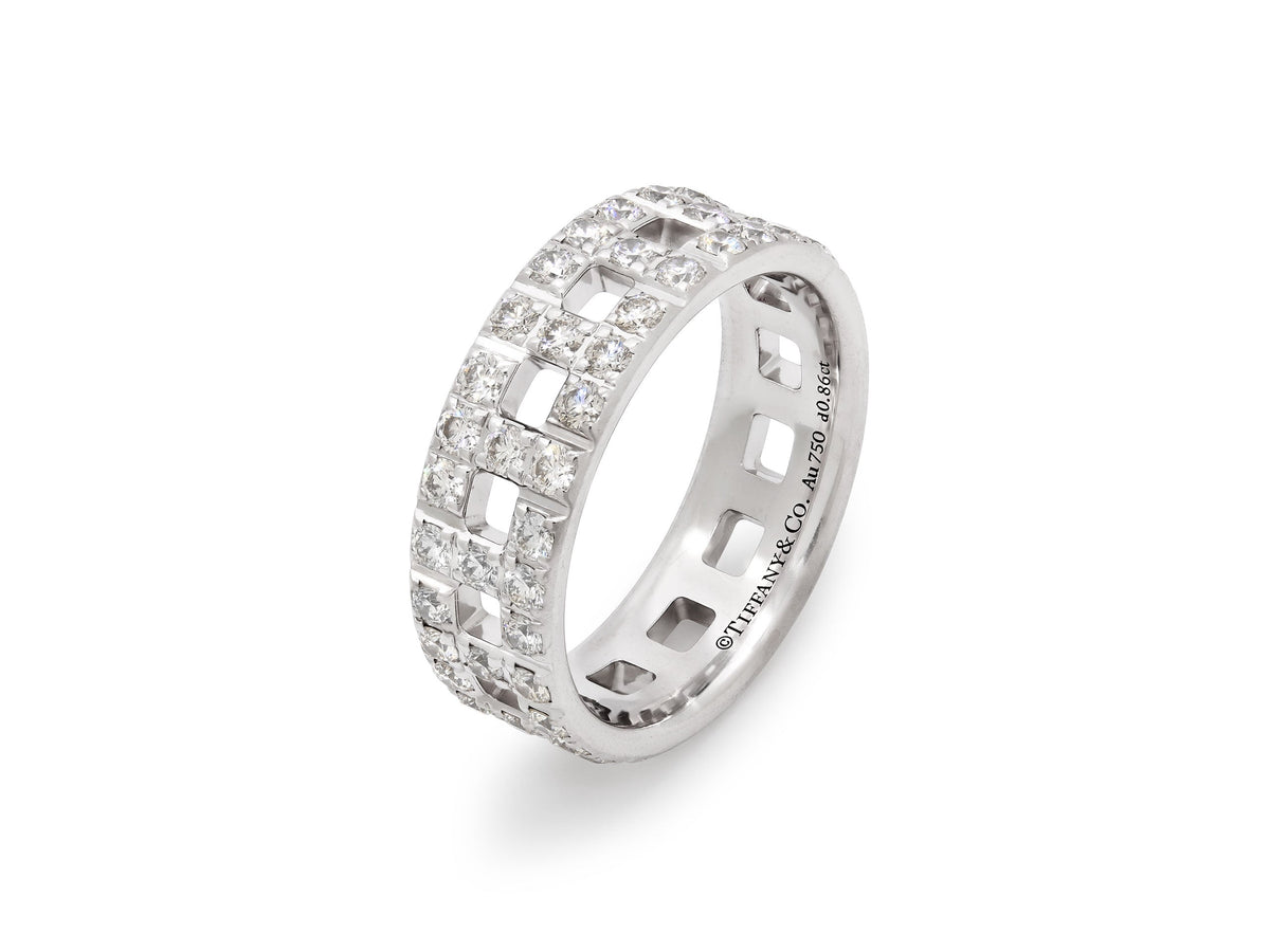 Anillo de diamantes 'Tiffany T True Wide' en oro blanco de 18K de Tiffany & Co.